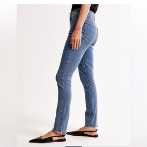 Abercrombie & Fitch The Skinny High Rise Jeans